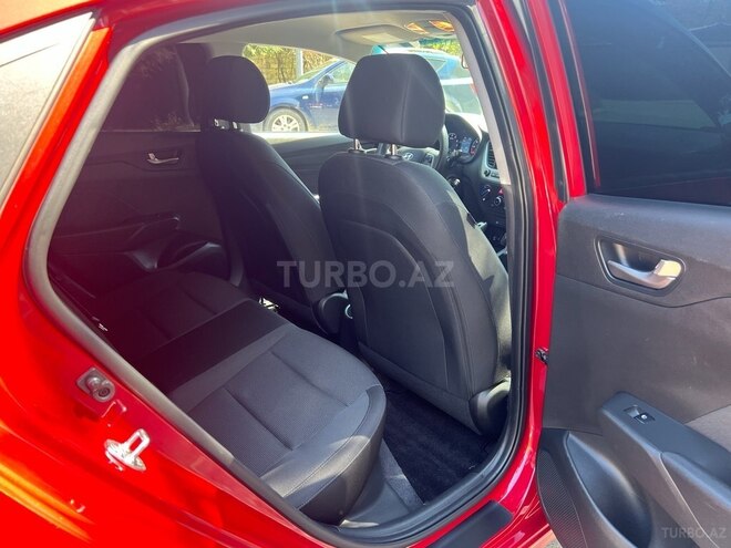 Hyundai Accent-14