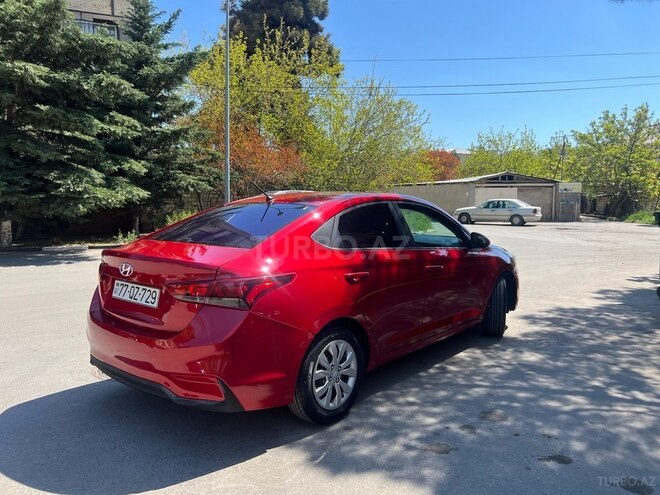 Hyundai Accent-17