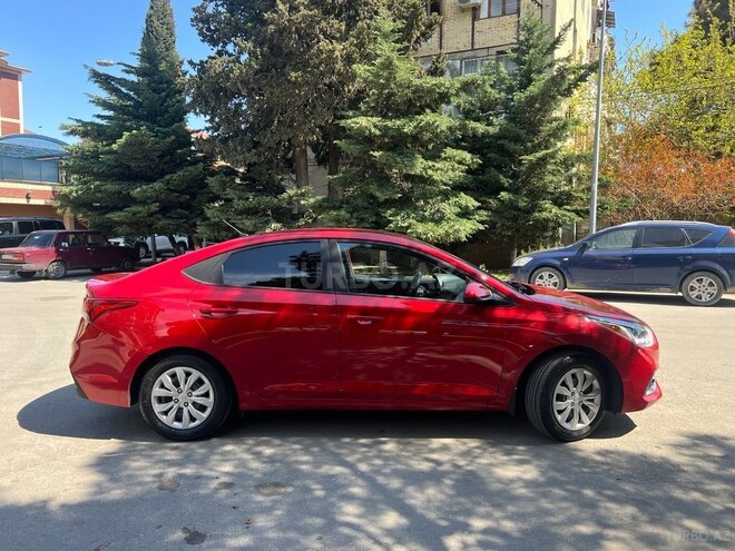 Hyundai Accent-19