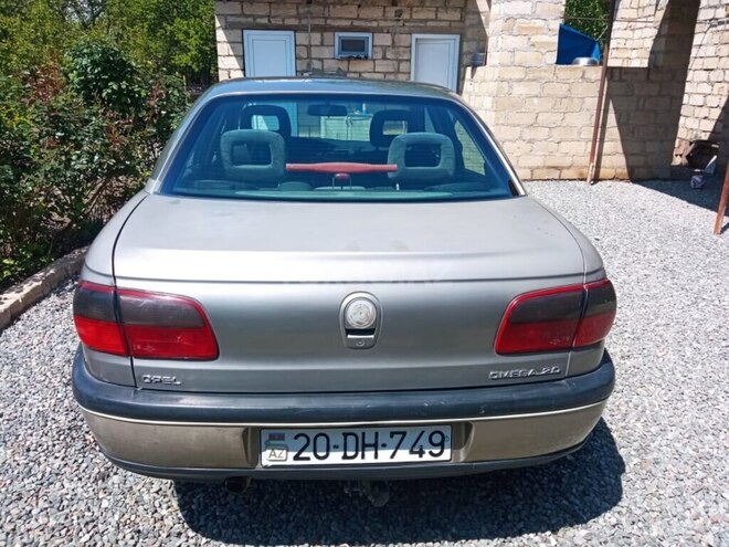 Opel Omega 1995, 250,000 km - 2.0 l - Gəncə