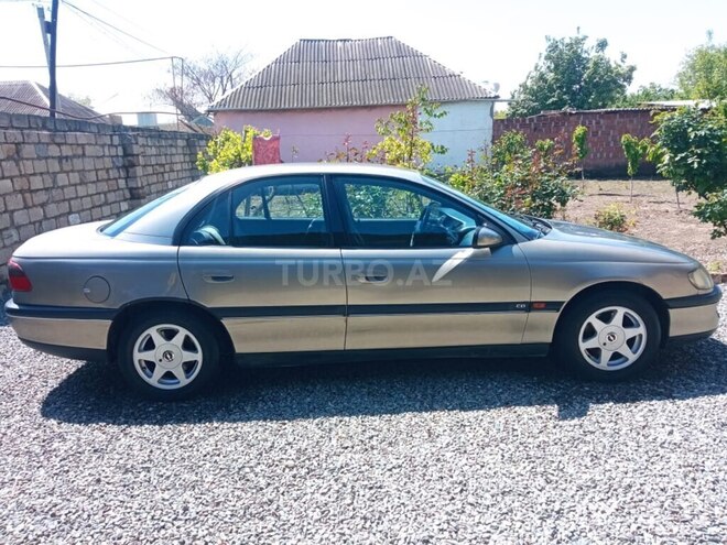 Opel Omega 1995, 250,000 km - 2.0 l - Gəncə