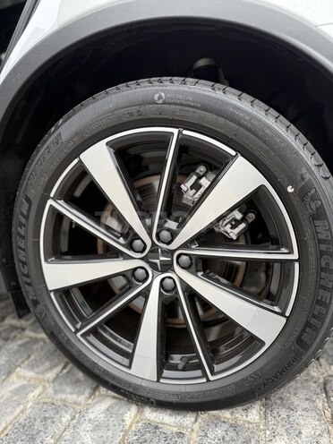 Polestar 2-12