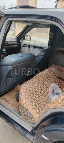 Mercedes E 220 1994, 338,045 km - 2.2 l - Qazax