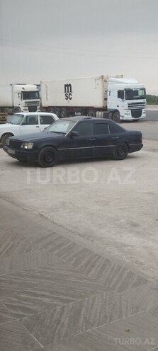 Mercedes E 220 1994, 338,045 km - 2.2 l - Qazax