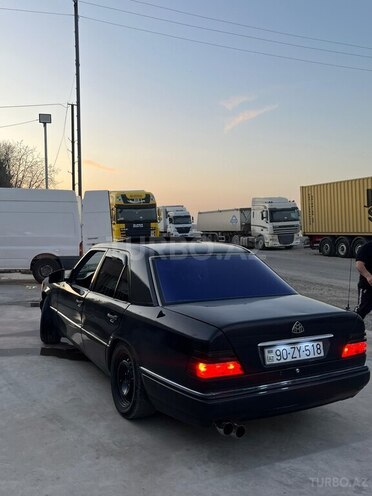 Mercedes E 220 1994, 338,045 km - 2.2 l - Qazax