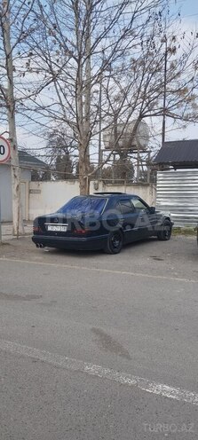 Mercedes E 220 1994, 338,045 km - 2.2 l - Qazax