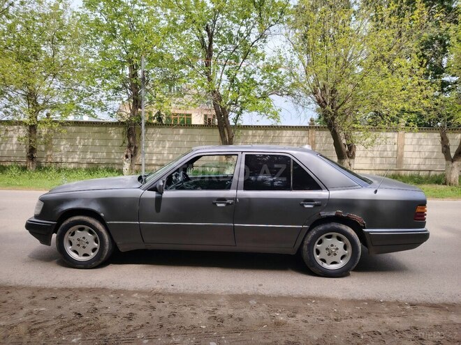 Mercedes E 200 d 1987, 100,000 km - 2.0 l - Biləsuvar