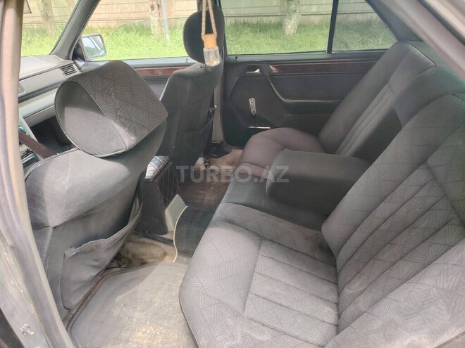 Mercedes E 200 d 1987, 100,000 km - 2.0 l - Biləsuvar