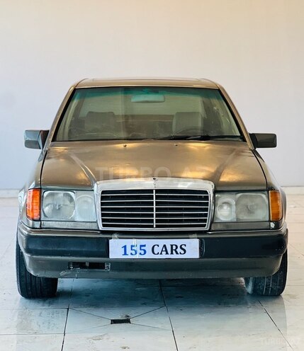 Mercedes E 250 1992, 298,671 km - 2.5 l - Bakı