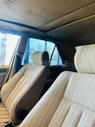 Mercedes E 250 1992, 298,671 km - 2.5 l - Bakı