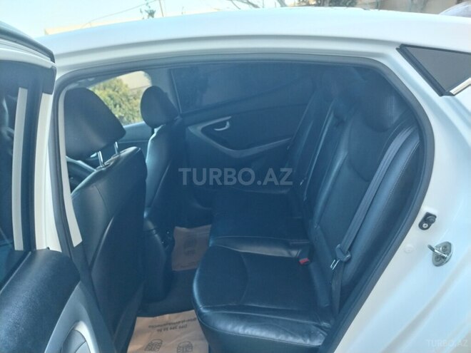 Hyundai Elantra 2015, 162,500 km - 1.6 l - Bakı