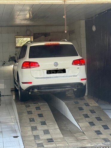 Volkswagen Touareg 2010, 227,000 km - 3.6 л - Bakı