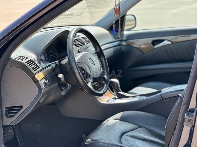 Mercedes E 320 2002, 297,000 km - 3.2 l - Bakı