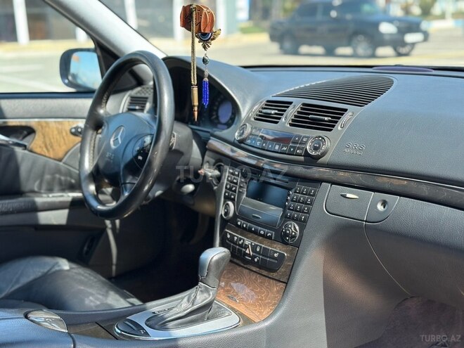 Mercedes E 320 2002, 297,000 km - 3.2 l - Bakı