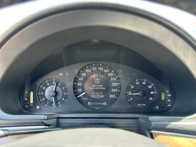 Mercedes E 320 2002, 297,000 km - 3.2 l - Bakı