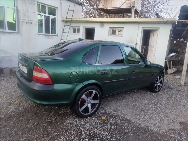 Opel Vectra 1996, 415,500 km - 1.6 l - Gəncə