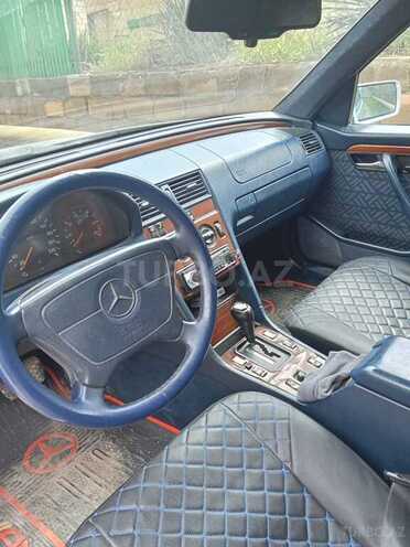 Mercedes C 250 d 1995, 120,000 km - 2.5 l - Tovuz
