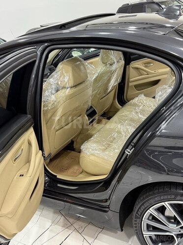 BMW 528-16