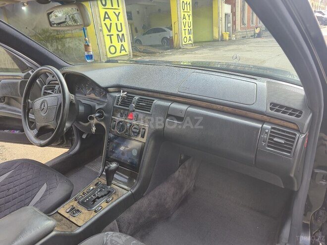 Mercedes E 240 1997, 312,000 km - 2.4 l - Gəncə