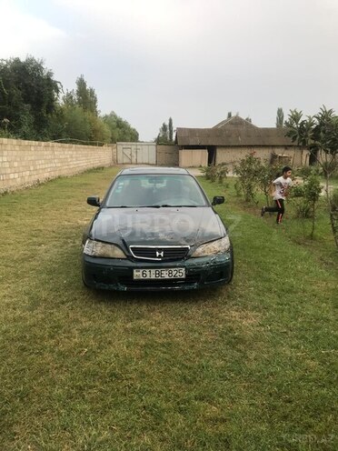 Honda Accord 1999, 250,000 km - 2.3 l - Ucar