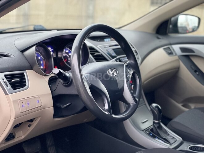 Hyundai Elantra 2015, 134,500 km - 1.8 л - Bakı