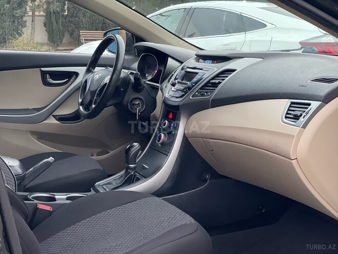 Hyundai Elantra 2015, 134,500 km - 1.8 л - Bakı