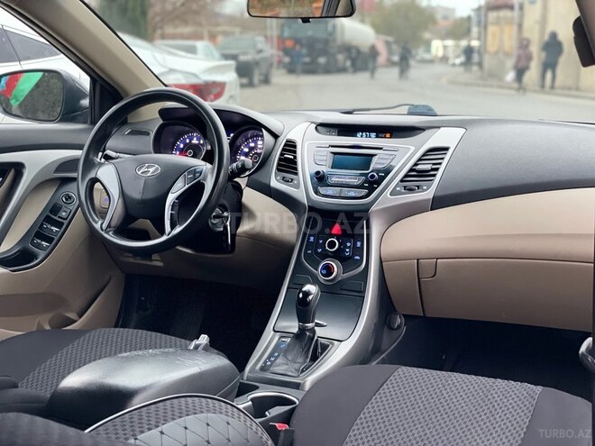 Hyundai Elantra 2015, 134,500 km - 1.8 л - Bakı