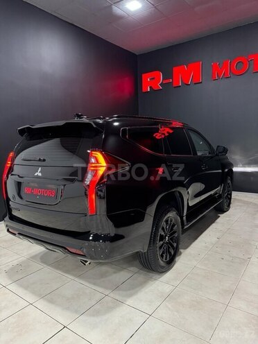 Mitsubishi  2021, 15,800 km - 3.0 l - Bakı