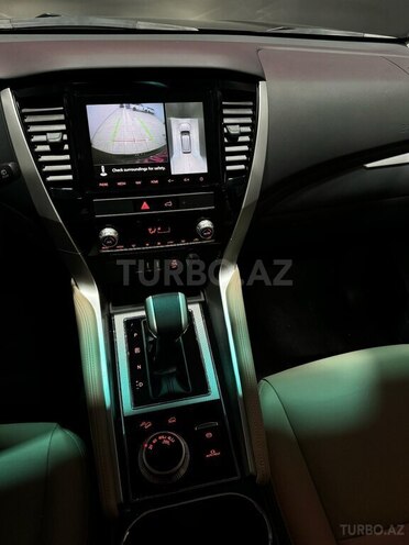 Mitsubishi  2021, 15,800 km - 3.0 l - Bakı