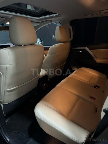 Mitsubishi  2021, 15,800 km - 3.0 l - Bakı
