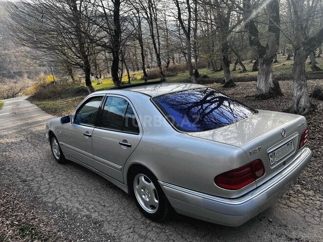 Mercedes E 230 1997, 470,000 km - 2.3 l - Quba