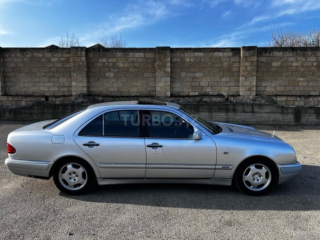 Mercedes E 230 1997, 470,000 km - 2.3 l - Quba