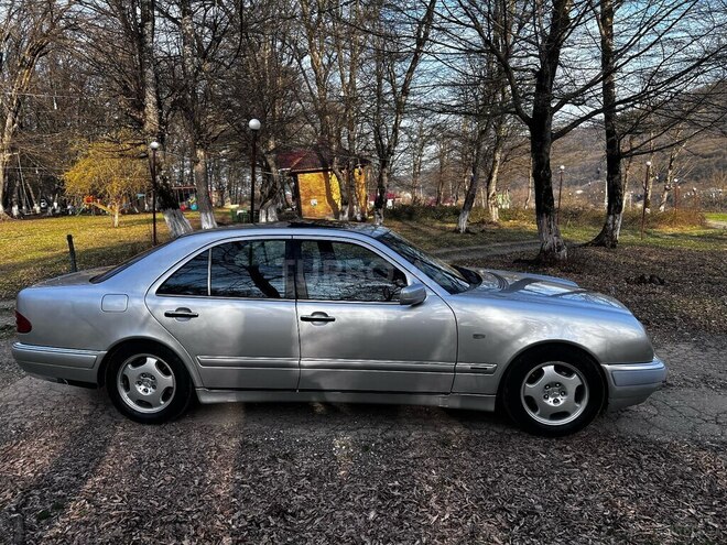 Mercedes E 230 1997, 470,000 km - 2.3 l - Quba