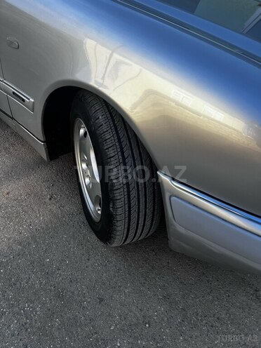 Mercedes E 230 1997, 470,000 km - 2.3 l - Quba