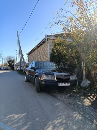Mercedes E 290 1990, 4,545,454 km - 2.9 l - Zaqatala