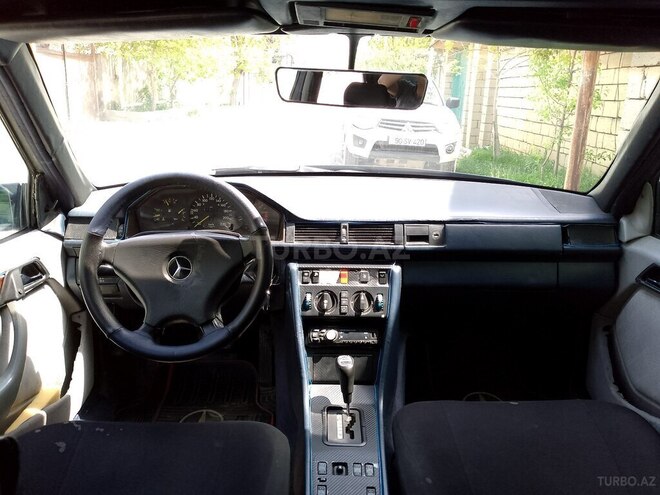 Mercedes E 230 1991, 388,018 km - 2.3 l - Bakı