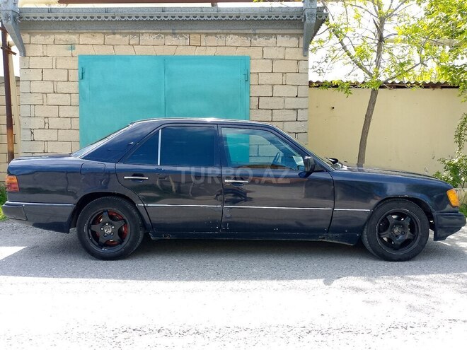 Mercedes E 230 1991, 388,018 km - 2.3 l - Bakı