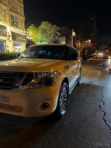 Nissan Patrol 2013, 181,100 km - 5.6 l - Bakı