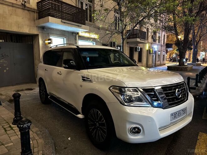 Nissan Patrol 2013, 181,100 km - 5.6 l - Bakı
