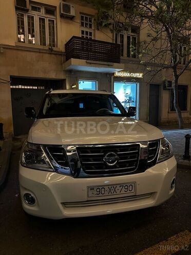 Nissan Patrol 2013, 181,100 km - 5.6 l - Bakı