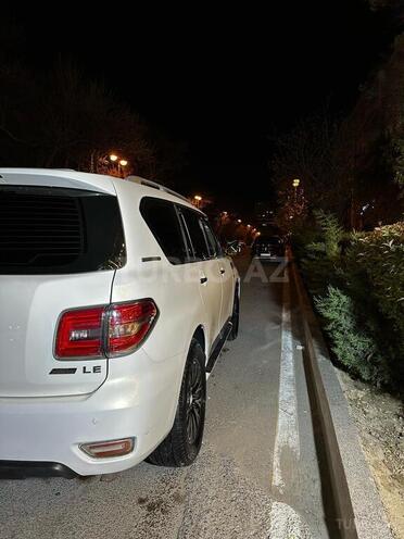 Nissan Patrol 2013, 181,100 km - 5.6 l - Bakı