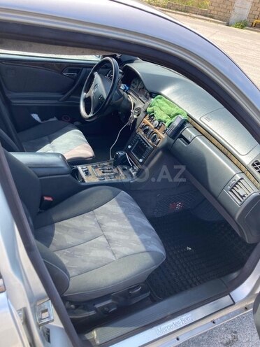 Mercedes E 220 d 2002, 486,381 km - 2.2 l - Bakı
