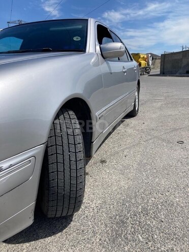 Mercedes E 220 d 2002, 486,381 km - 2.2 l - Bakı