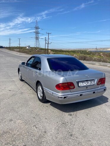 Mercedes E 220 d 2002, 486,381 km - 2.2 l - Bakı