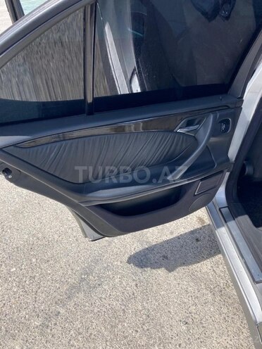 Mercedes E 220 d 2002, 486,381 km - 2.2 l - Bakı