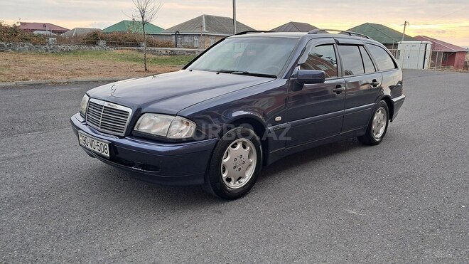 Mercedes C 200 2000, 252,036 km - 2.0 л - Qax