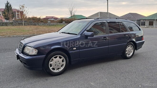 Mercedes C 200 2000, 252,036 km - 2.0 л - Qax