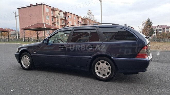 Mercedes C 200 2000, 252,036 km - 2.0 л - Qax