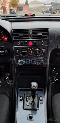 Mercedes C 200 2000, 252,036 km - 2.0 л - Qax
