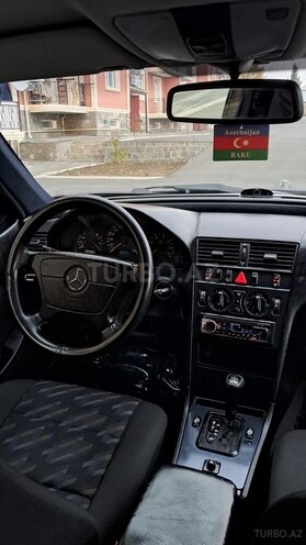 Mercedes C 200 2000, 252,036 km - 2.0 л - Qax
